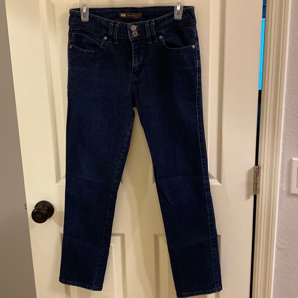 Levi’s Mid Rise Skinny jeans